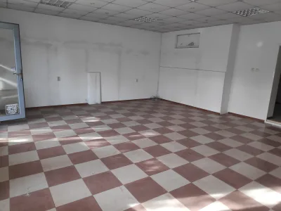Отдава Магазини/офис на централен булевард