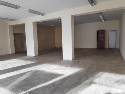 Отдава Магазини/офис на централен булевард