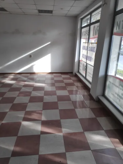 Отдава Магазини/офис на централен булевард